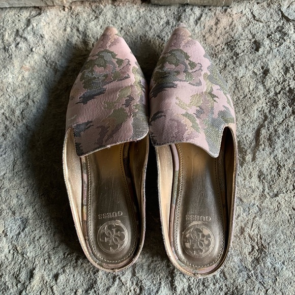 GUESS slide on flats mules - Picture 4 of 9